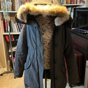 Canada Goose Rossclair Down Parker in Womens XL in Graphite